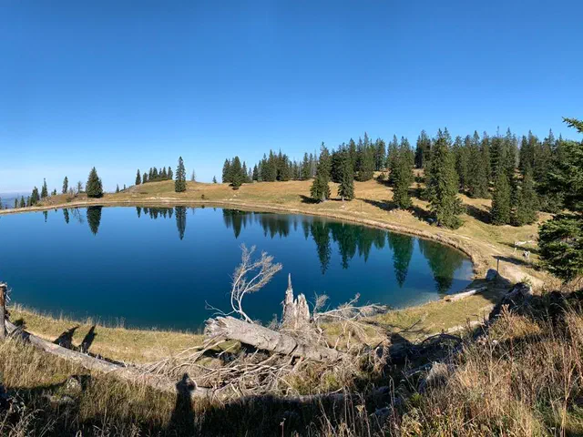 Hiking in Grünau at the Kasberg lake