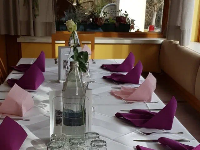 Festlich gedeckter Tisch